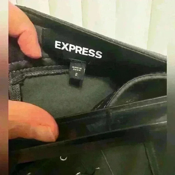 Express Olive Green Skirt Never worn, Lace up skirt size 2 - Picture 3 of 4